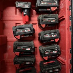 Milwaukee Recharge Bsttery Batteries 18V