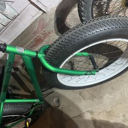 Bicicleta Mongoose Llanta Ancha #26 Rines De Aluminio Color Verde 