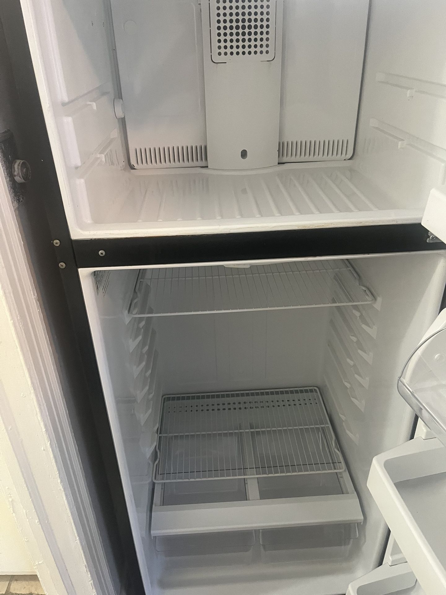 Black Hotpoint Refrigerator And Stove Set