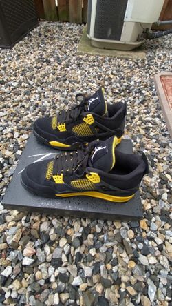 Jordan 4 “Thunder”