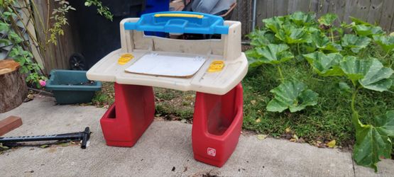 Step2 Deluxe Art Master Desk (No Chair)