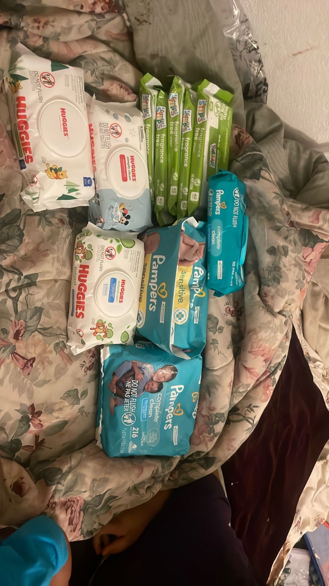 Wipes Huggies And Pampers Brand 832 Wipes All Together