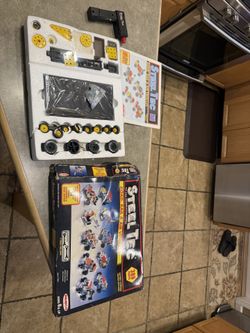 Remco Steel Tec 7024 Road, Rail & Air Vehicle Construction Set 7024. 389 Pieces 