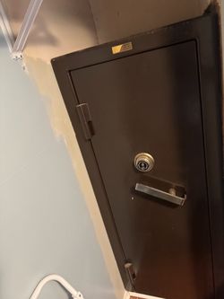 special forces Sportsman Steel Safe by Sargent & Greenleaf