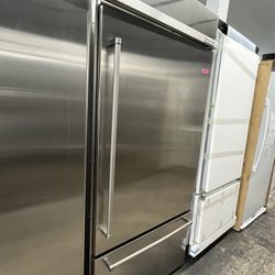 Kitchen Aid Built In Bottom Freezer 36” Refrigerator LED Lighting 