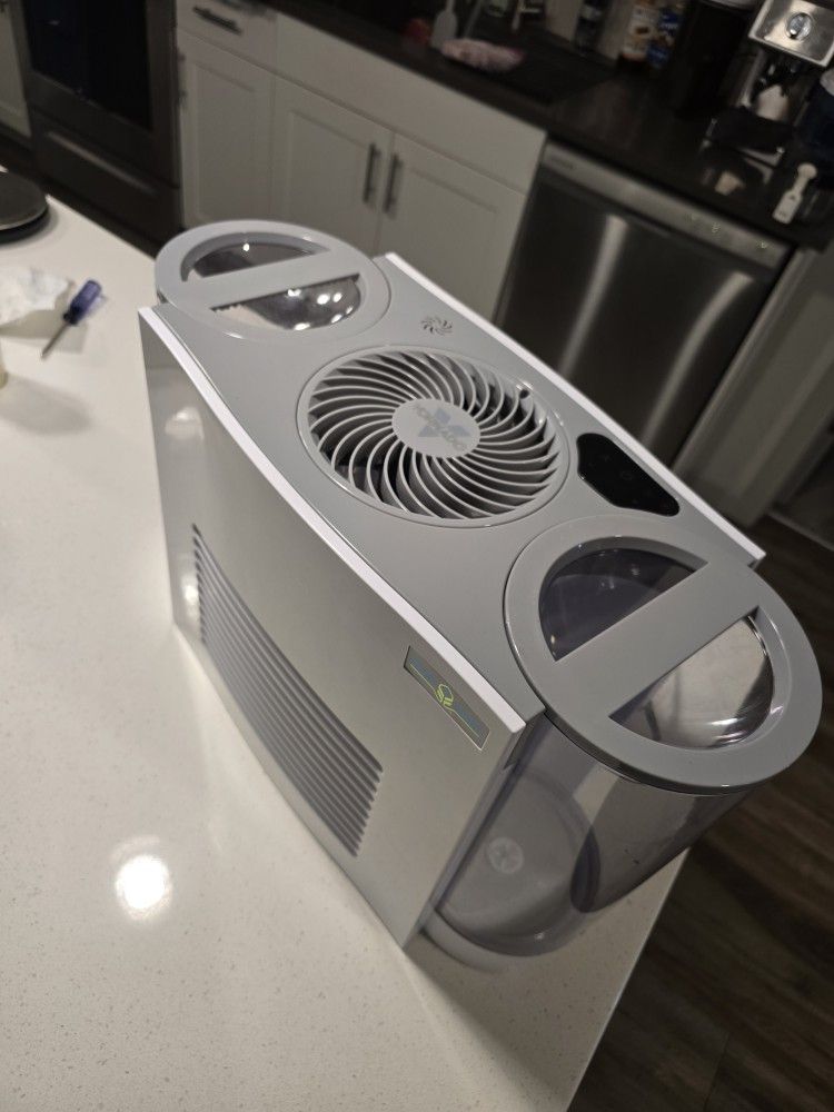 Vornado 2 Gal Humidifier