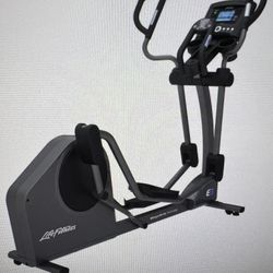 E3 Elliptical Cross-Trainer