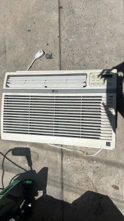 LG AC 12,00O BTU WINDOW UNIT