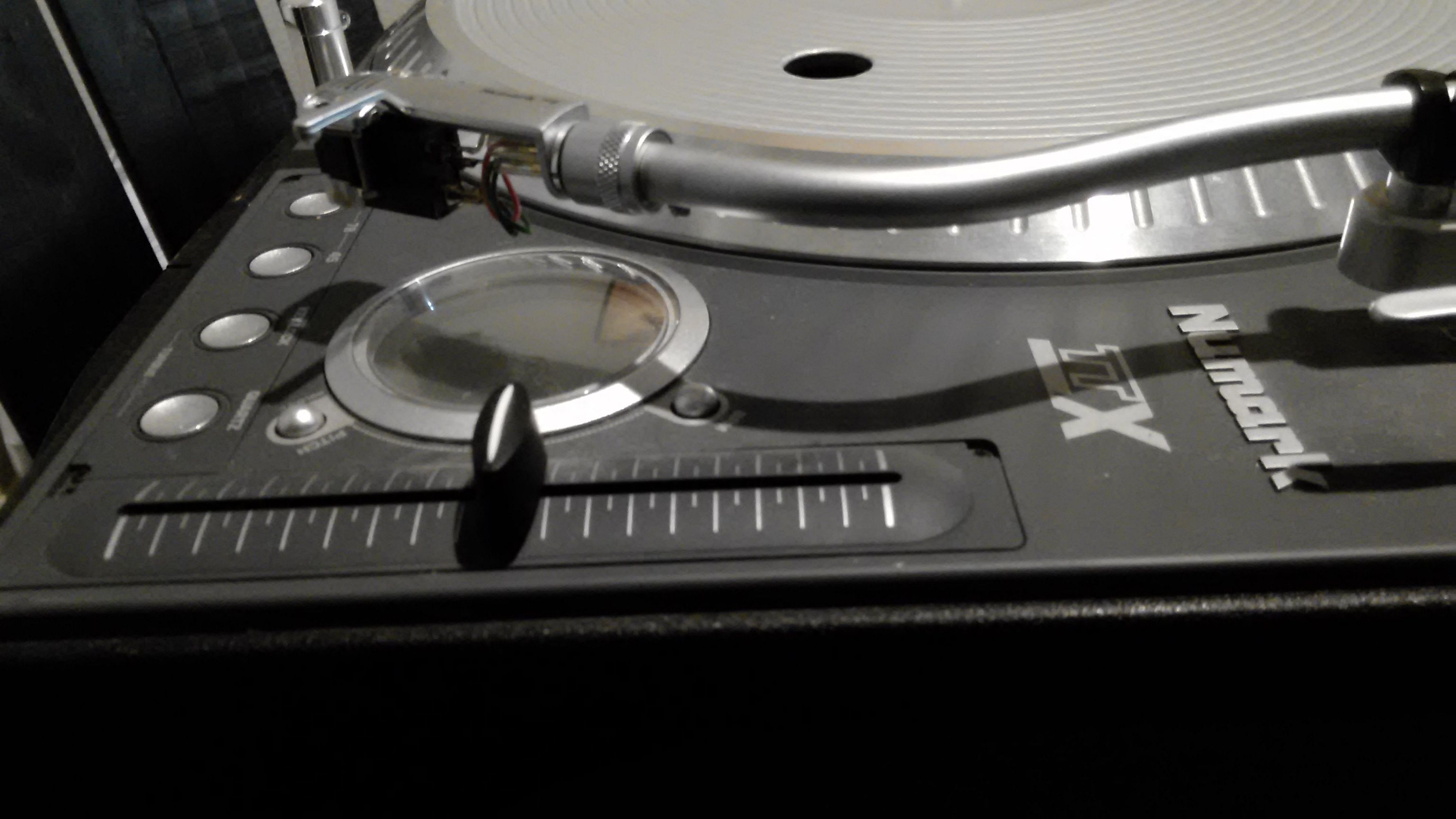 Numark Turntables Set of 3 TTX & Blue Dog