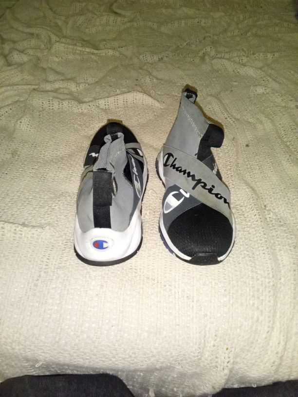 Woman's Champion Shoes (5y)