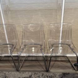 4 Clear Chairs 