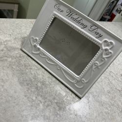Ceramic White Wedding Frame 