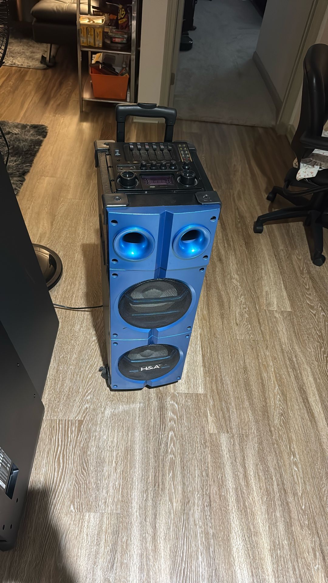 H&A Speaker Amplifier TQ-LT20(contact info removed) Watts (Move Out by mid December)