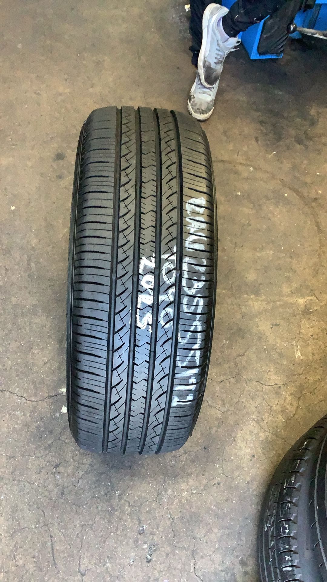 235/55/19