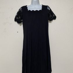 Black Scallop Neckline Dress (Size: M)