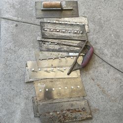 Floor covering trowels