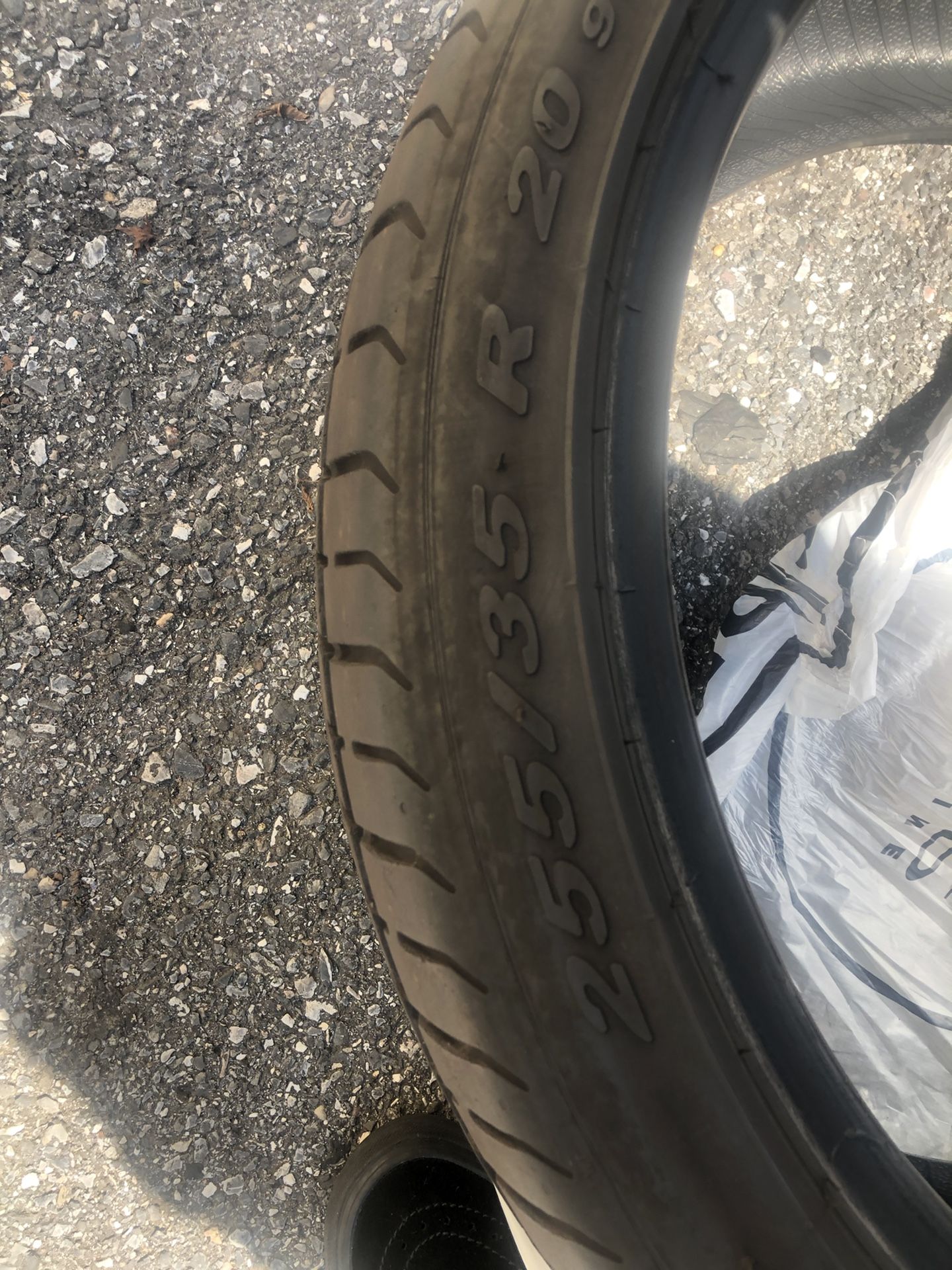 255/35 R 20 pirelli tires set of 4