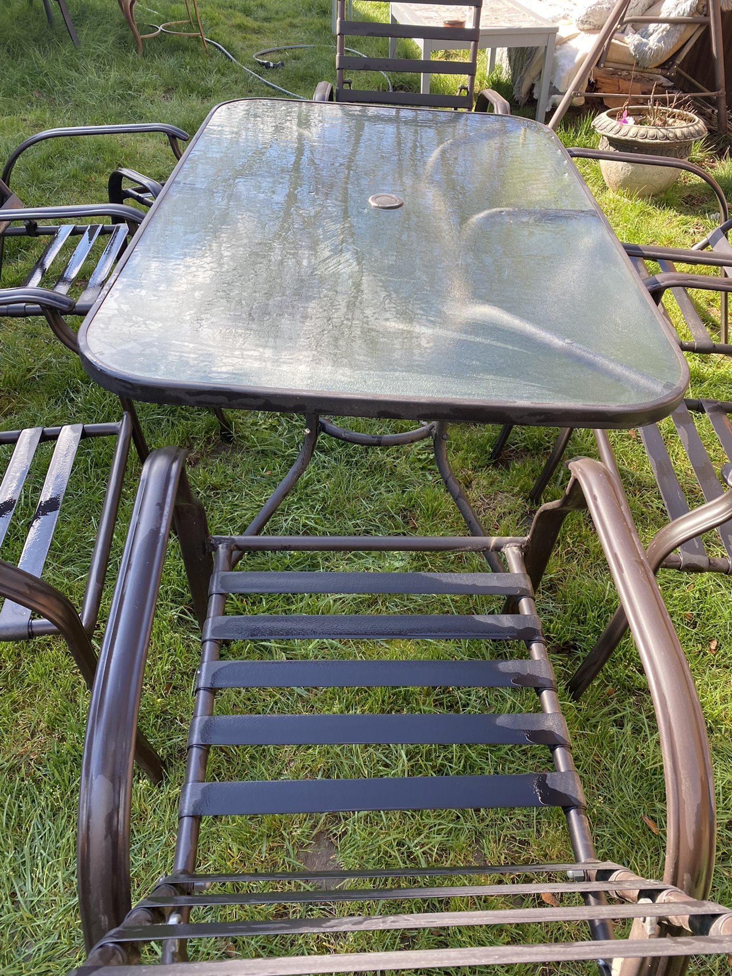 Table With 6 Chairs And Foot Reast