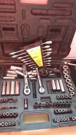 Ratchet set and wrench set
