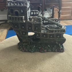 Fish Tank Decor Back Of Ship 