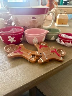 Christmas Gingerbread Measuring Cups, Measuring Spoons & Mixing Bowl Set