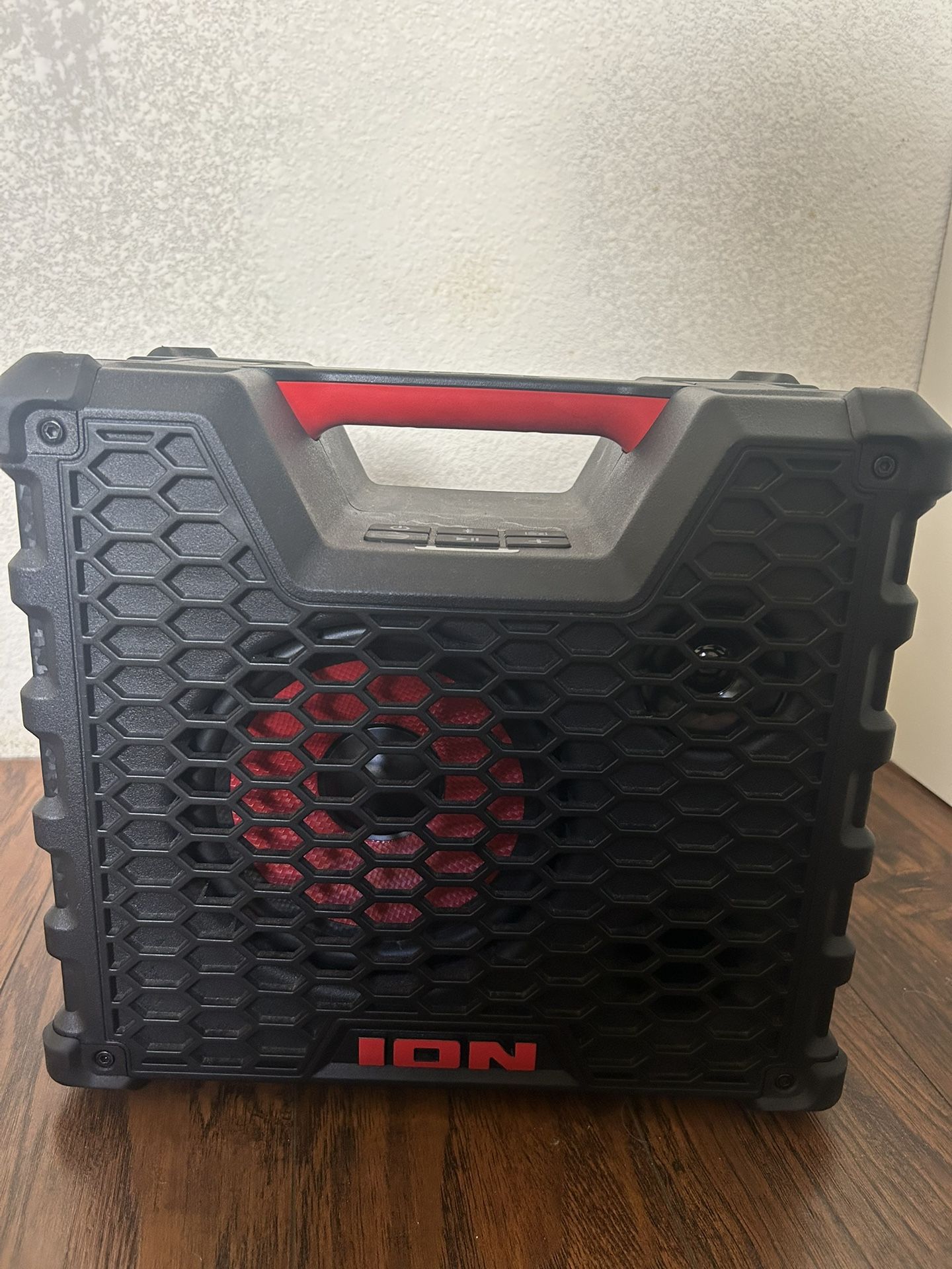 Ion speaker