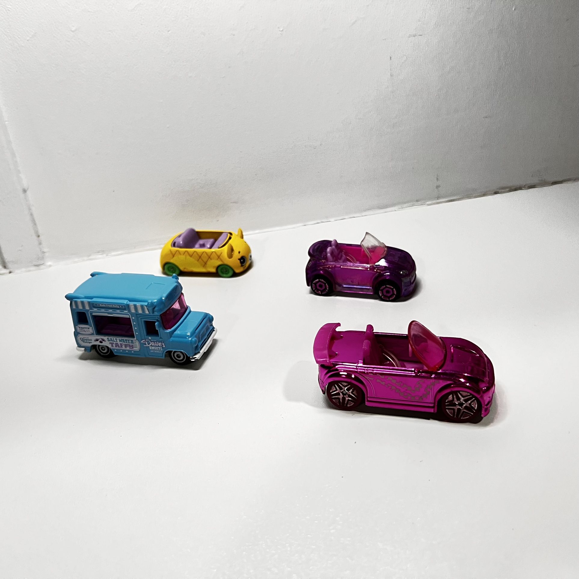 Limited Edition Matchbox MBX City Sky Blue Ice Cream & Polly Pocket convertible cars