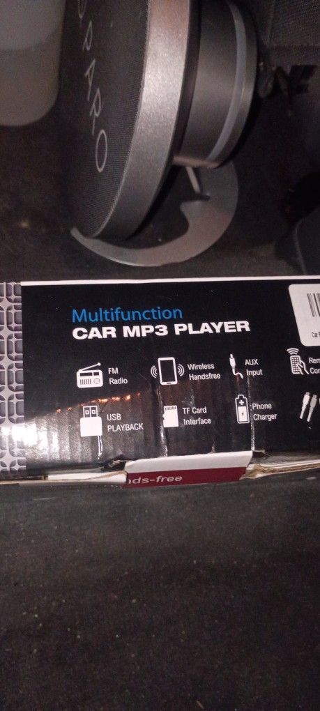 SINGLE DIN CAR AUDIO MP3 STEREO W/ REMOTE