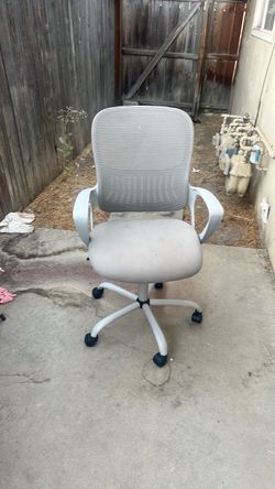 Gray Mesh Office Chair with Wheels