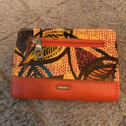 NWT RELIC Leaf Print Wallet 5.75”x4”