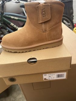 Ugg Size 3new