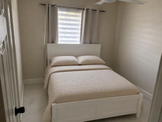 Full bed with matress