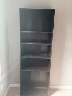 Bookcase with 4 removable shelves
