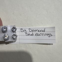 Diamond stud earrinsg