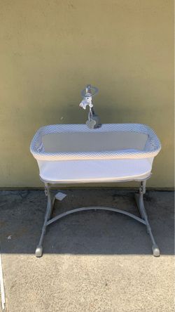 Arm's Reach Versatile Co-Sleeper® Bassinet USED