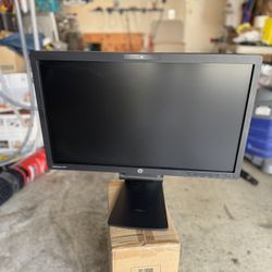 HP 21.5” Computer Monitor EliteDisplay E221c 