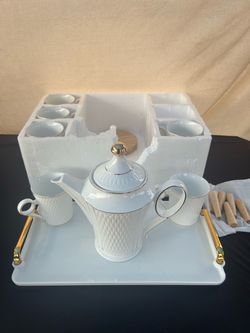 Tea pot