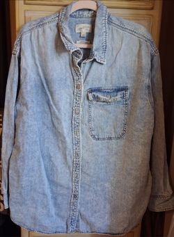 UNIVERSAL THREADS mens denim shirt, size largevto X-Large