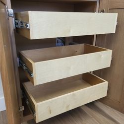 Pullout Drawers / Trays