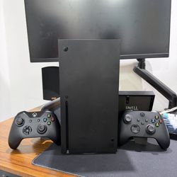 Xbox Series X 1TB With Disc Slot And 2 Controllers