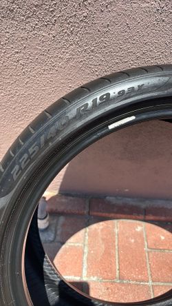 225-45-19 pirelli zero run flat