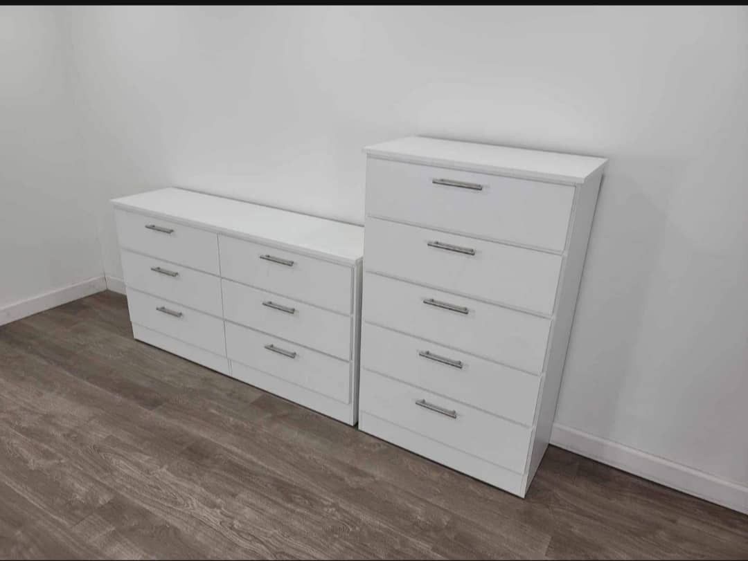 Dresser And Chest Cómoda Y Gavetero 
