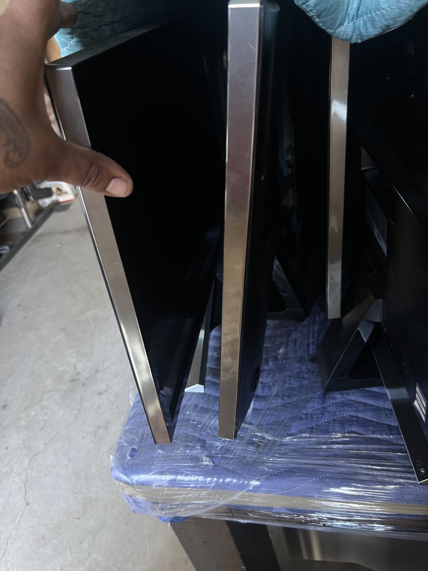 27” Samsung LG Monitores And 30” LG Monitores