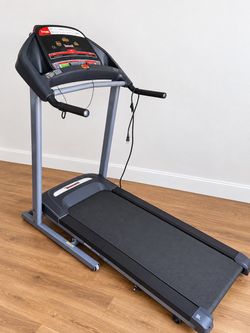 Treadmill – Folding/Space-Saving – Works Great