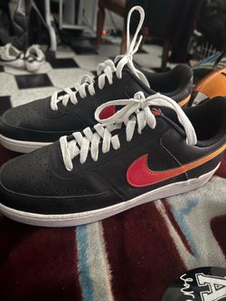 Men’s Nike shoes size 10