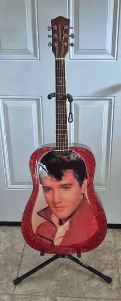 Elvis Fans This Is A Must (Keep reading)