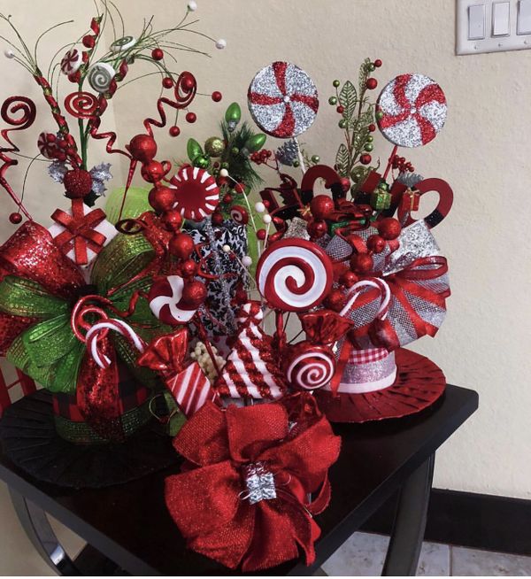 Red Christmas decorations for Sale in Miami Beach, FL  OfferUp