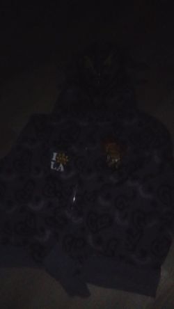 Glo gang hoodie size XXL but fits like a xl