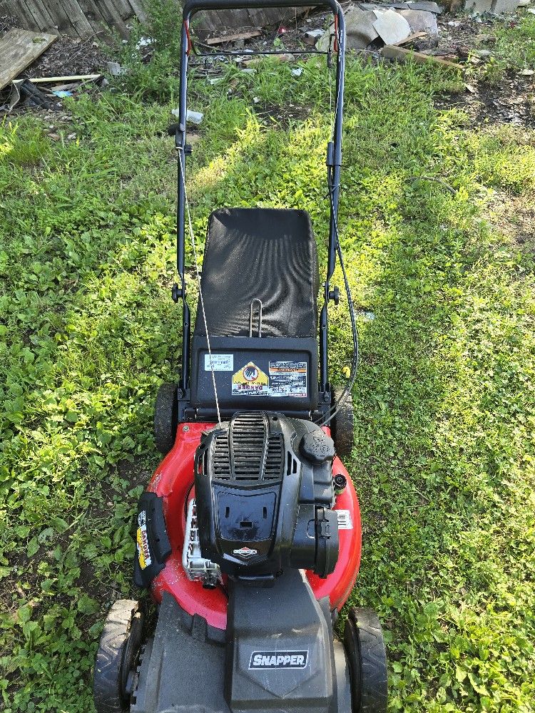 SNAPPER SELF PROPPELL RUNS GOOD SERIOUS BUYERS