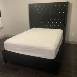FREE Black Queen Size 6 Foot Tall Bed Frame Set